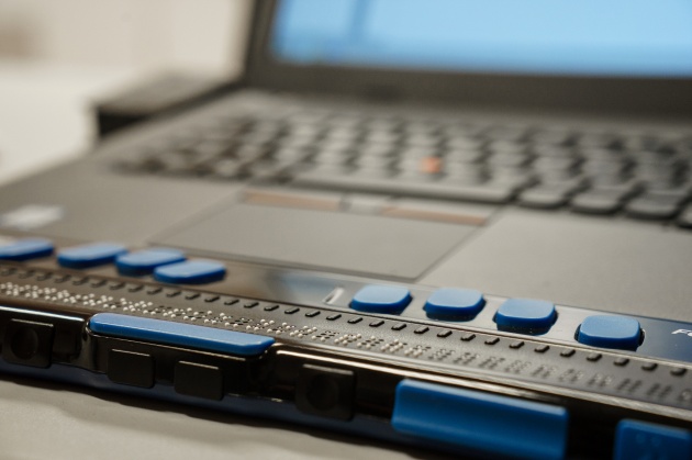 Laptop mit Screenreader-Ausstattung; Quelle: Gesellschaftsbilder.de, (c) M. Arriens